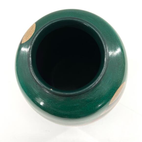 Crory Peruvian folk art pottery hand painted people in hats mountains vase - Picture 3 of 9